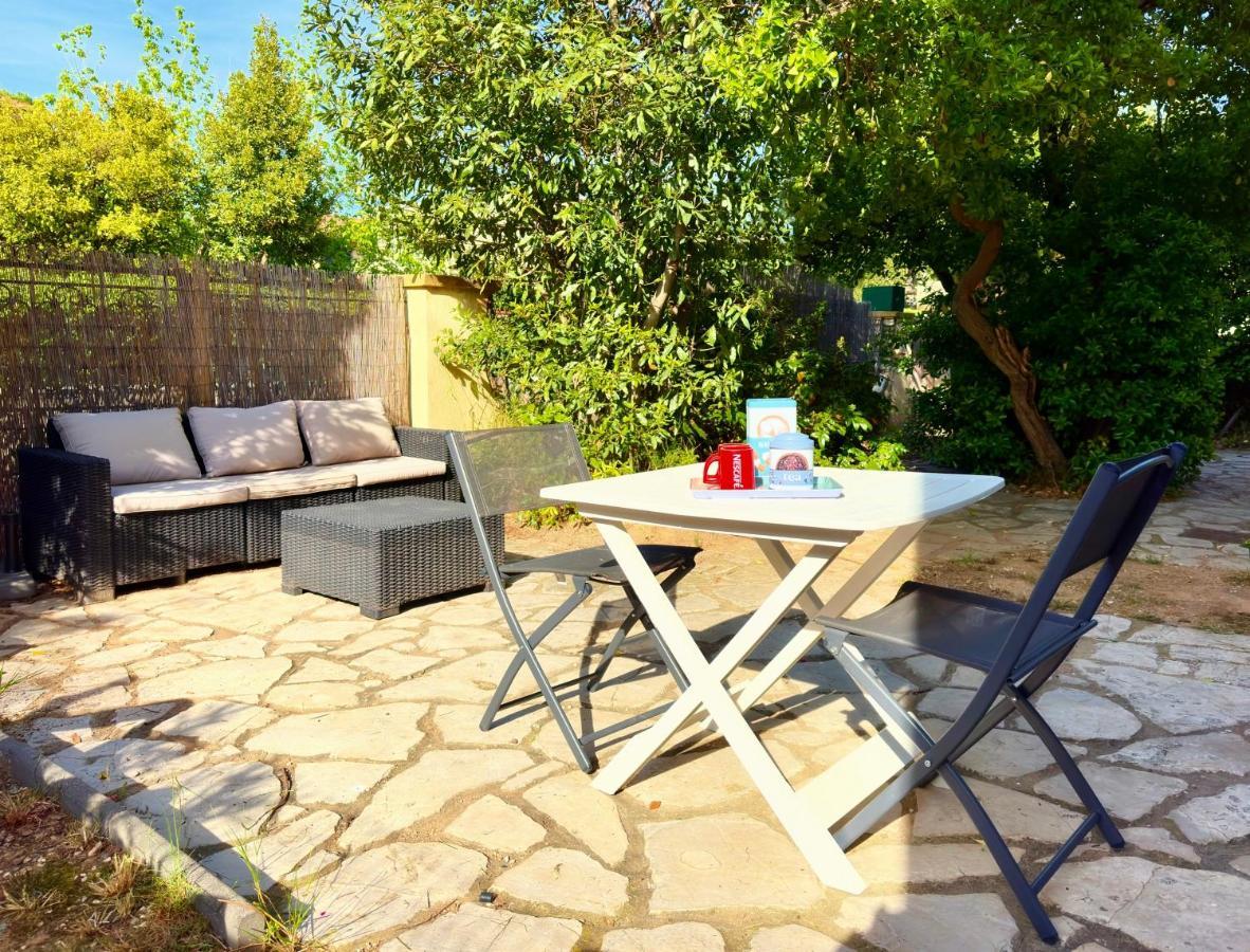 Studio Au Calme Tout Confort Proche Des Plages - Jardin Wifi Parking Fréjus 외부 사진